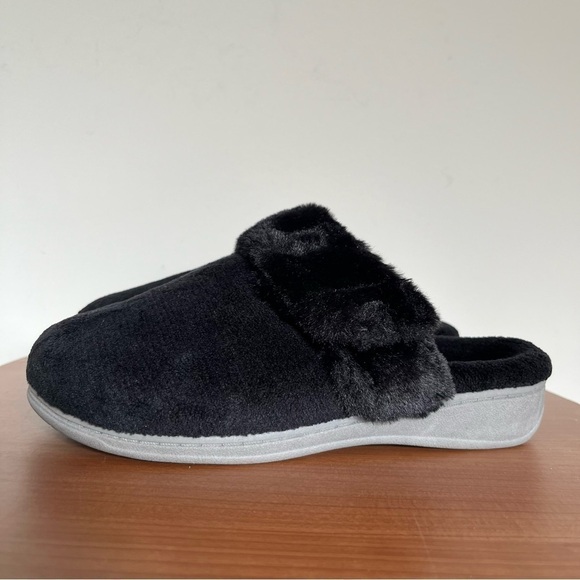 Vionic Black Adjustable Slipper with Orthotic Arch Support - Marielle size 5 - Picture 3 of 7